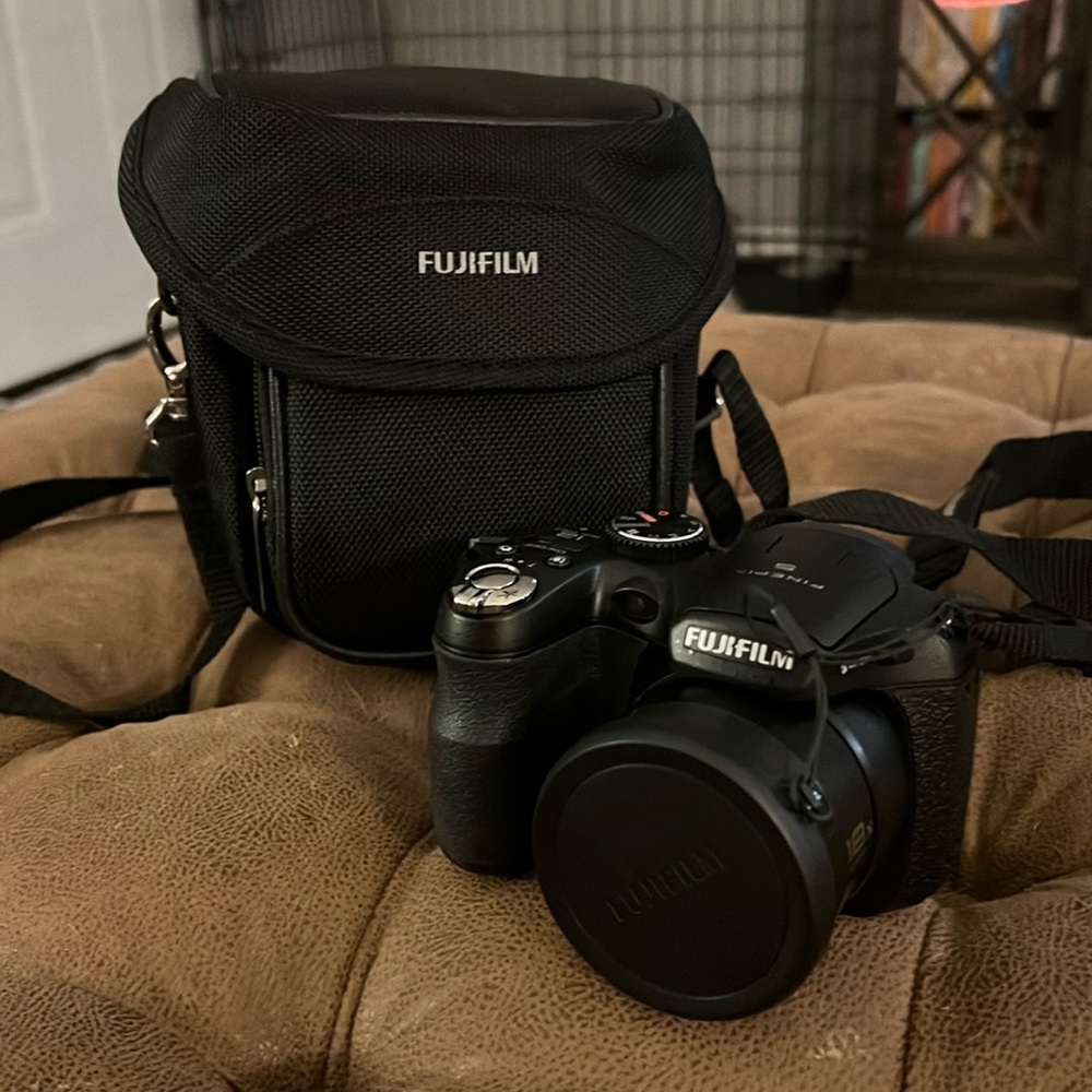 Fujifilm Finepix S digital camera